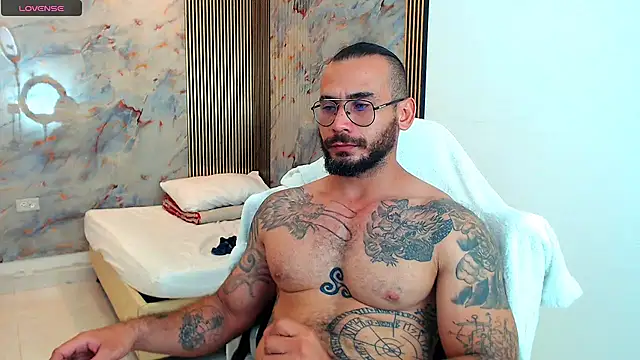 Snapshot of hanz_col chatting on 02.07.25 hanz col online show from 02.07.25
