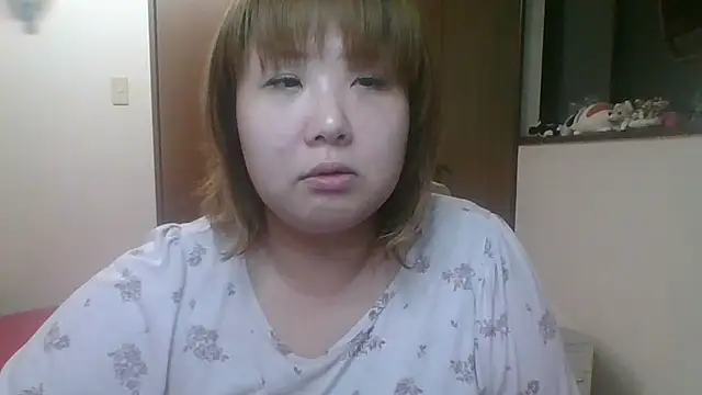 Snapshot of SAKU-RA-chan chatting on 10.01.25 SAKU-RA-chan online show from 10.01.25
