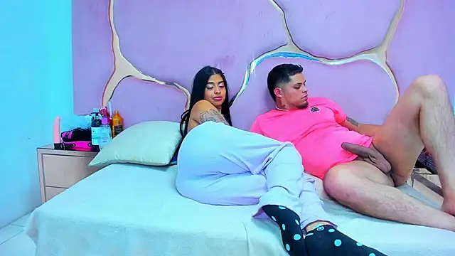 Snapshot of MelissaAndZeuss chatting on 12.23.24 MelissaAndZeuss online show from 12.23.24