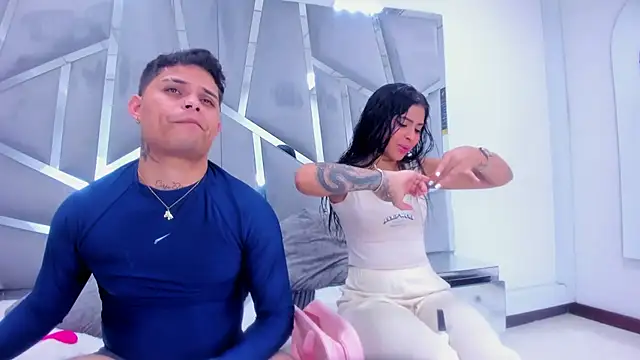 Snapshot of MelissaAndZeuss chatting on 03.15.25 MelissaAndZeuss online show from 03.15.25