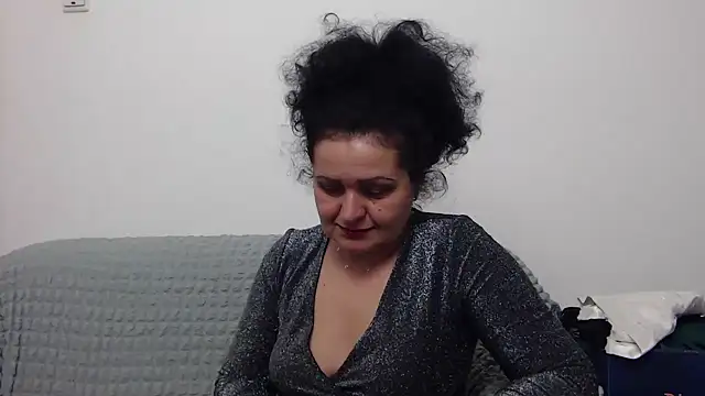 Snapshot of MilfValerie chatting on 01.30.25 MilfValerie online show from 01.30.25