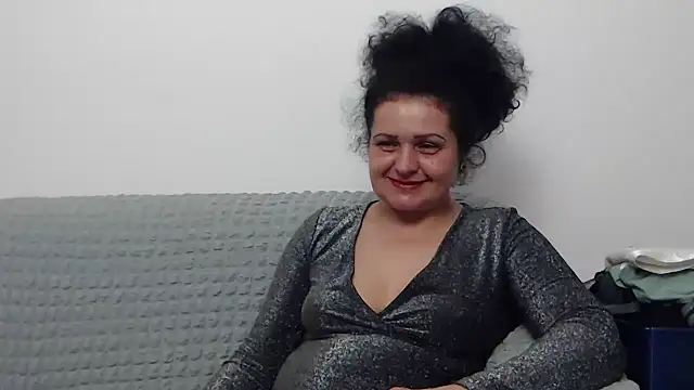 Snapshot of MilfValerie chatting on 01.30.25 MilfValerie online show from 01.30.25