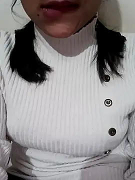 Snapshot of Riyu_05 chatting on 01.21.25 Riyu 05 online show from 01.21.25