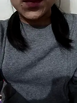 Snapshot of Riyu_05 chatting on 01.25.25 Riyu 05 online show from 01.25.25