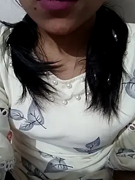 Snapshot of Riyu_05 chatting on 03.18.25 Riyu 05 online show from 03.18.25