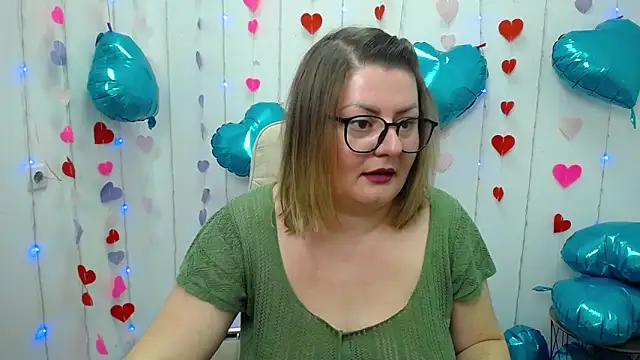 Snapshot of ZannaDreil chatting on 02.07.25 ZannaDreil online show from 02.07.25