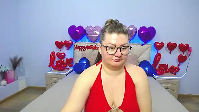 Snapshot of ZannaDreil chatting on 02.08.25 ZannaDreil online show from 02.08.25