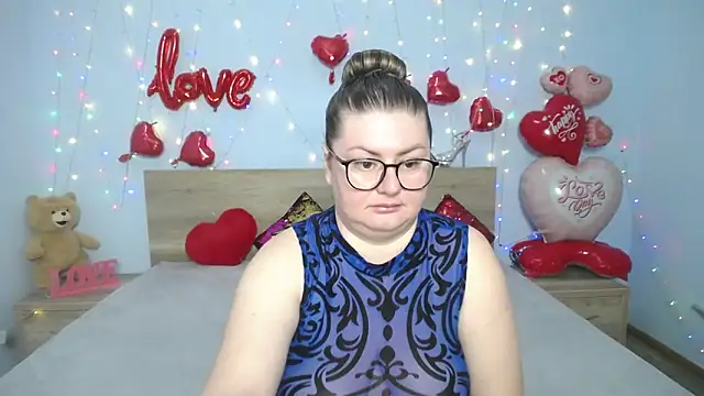 Snapshot of ZannaDreil chatting on 03.06.25 ZannaDreil online show from 03.06.25
