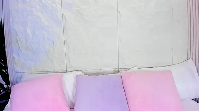 AvyMilton online show from 11.29.25