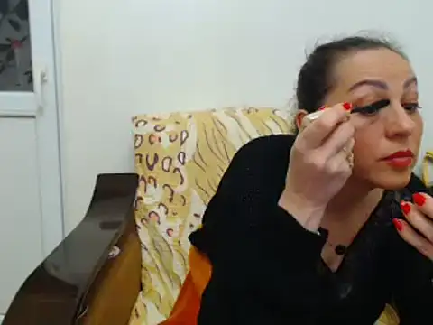 MissElla online show from 02.11.25