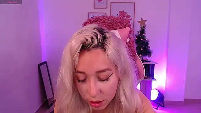 Snapshot of Dahlia__espresso chatting on 12.17.24 Dahlia espresso online show from 12.17.24