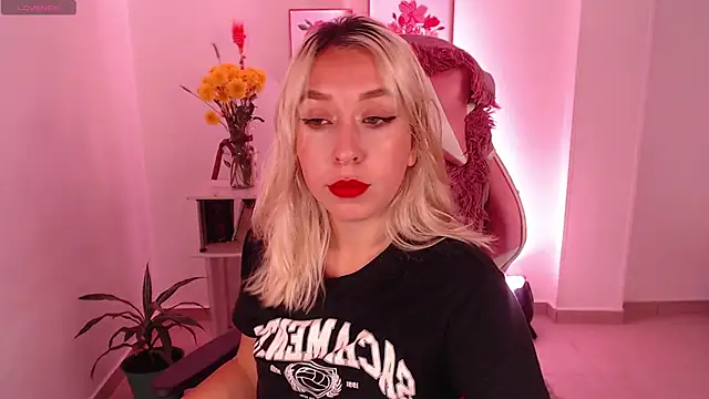 Snapshot of Dahlia__espresso chatting on 01.04.25 Dahlia espresso online show from 01.04.25