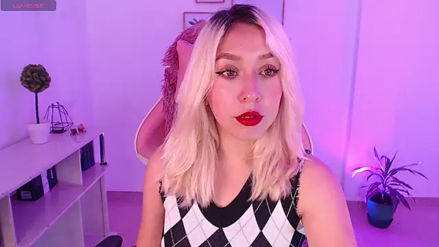 Snapshot of Dahlia__espresso chatting on 01.31.25 Dahlia espresso online show from 01.31.25