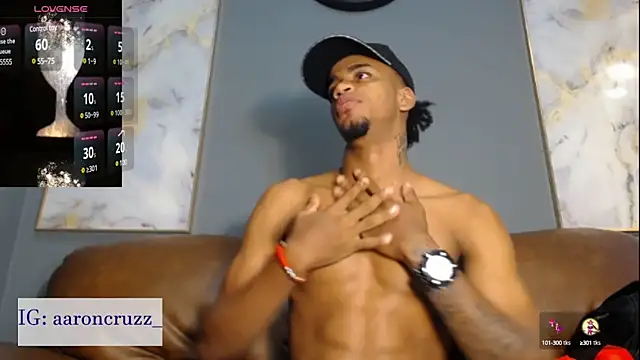 Snapshot of AaronCruz_ chatting on 01.09.25 AaronCruz  online show from 01.09.25