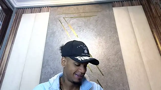 Snapshot of AaronCruz_ chatting on 02.25.25 AaronCruz  online show from 02.25.25