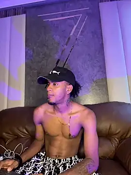 Snapshot of AaronCruz_ chatting on 03.17.25 AaronCruz  online show from 03.17.25