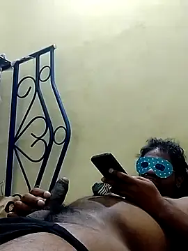 Snapshot of karthick25 chatting on 11.16.25 karthick25 online show from 11.16.25