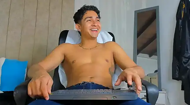 Snapshot of Muichiro_tokito1 chatting on 02.06.25 Muichiro tokito1 online show from 02.06.25