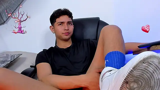 Snapshot of Muichiro_tokito1 chatting on 10.10.25 Muichiro tokito1 online show from 10.10.25