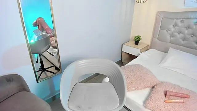 escarleth   online show from 10.07.25