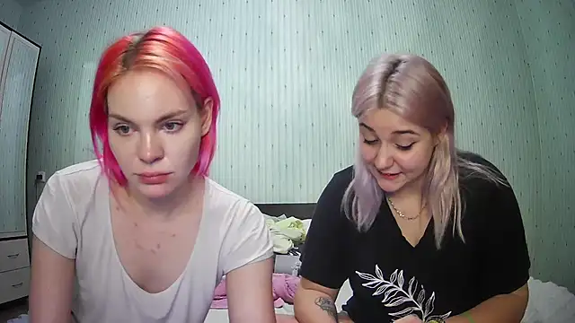 ChrisGirls online show from 12.29.24