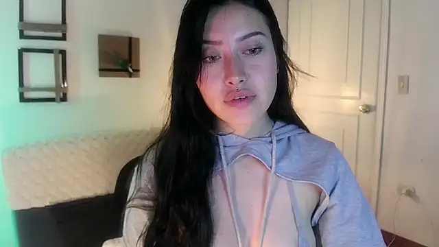 Snapshot of Emilyswan04 chatting on 02.20.25 Emilyswan04 online show from 02.20.25