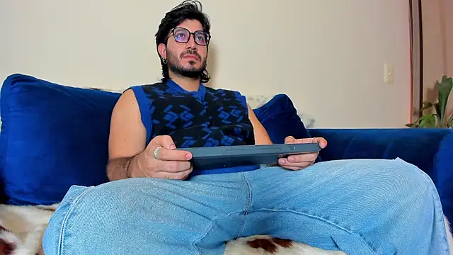 Snapshot of Ackerman_Eren_ chatting on 01.31.25 Ackerman Eren online show from 01.31.25