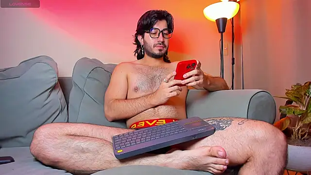 Snapshot of Ackerman_Eren_ chatting on 10.04.25 Ackerman Eren online show from 10.04.25