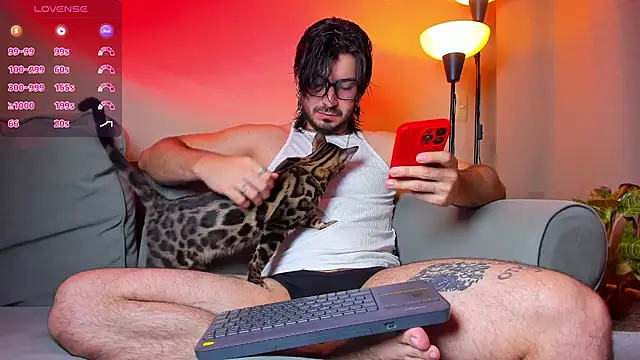 Snapshot of Ackerman_Eren_ chatting on 10.09.25 Ackerman Eren online show from 10.09.25