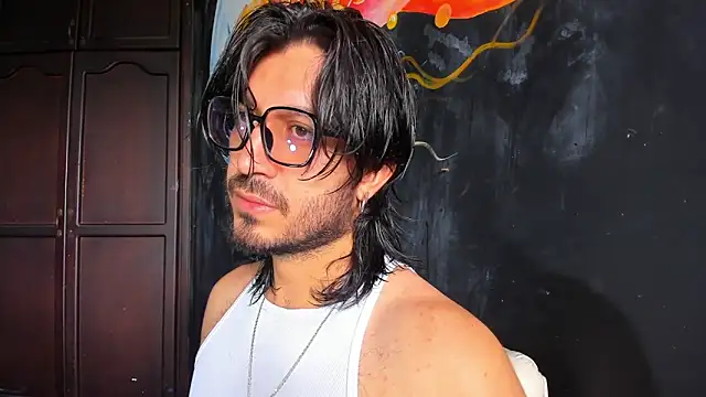 Snapshot of Ackerman_Eren_ chatting on 11.01.25 Ackerman Eren online show from 11.01.25