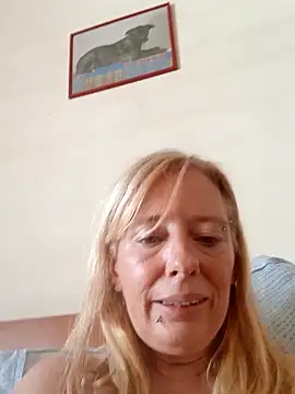 Snapshot of Ladykiss833 chatting on 09.29.25 Ladykiss833 online show from 09.29.25