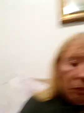 Snapshot of Ladykiss833 chatting on 10.27.25 Ladykiss833 online show from 10.27.25