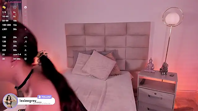 lexiee grey  online show from 09.17.25