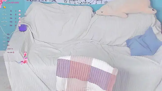 Snapshot of LilyBelll chatting on 01.05.25 LilyBelll online show from 01.05.25