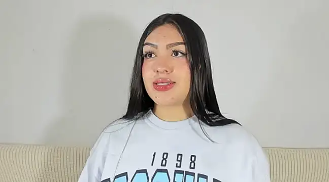 Snapshot of Sweet-Sophiee chatting on 01.24.25 Sweet-Sophiee online show from 01.24.25