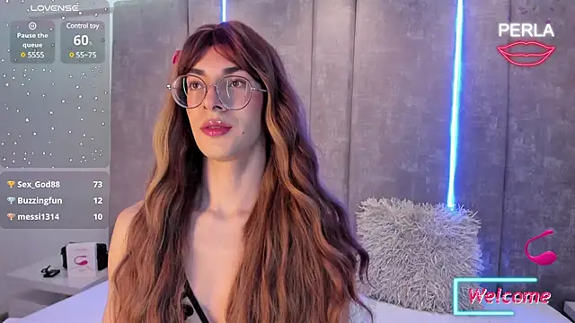 Snapshot of MaxiRogers chatting on 02.03.25 MaxiRogers online show from 02.03.25