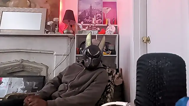 Snapshot of Luvcoxinholes chatting on 11.29.25 Luvcoxinholes online show from 11.29.25