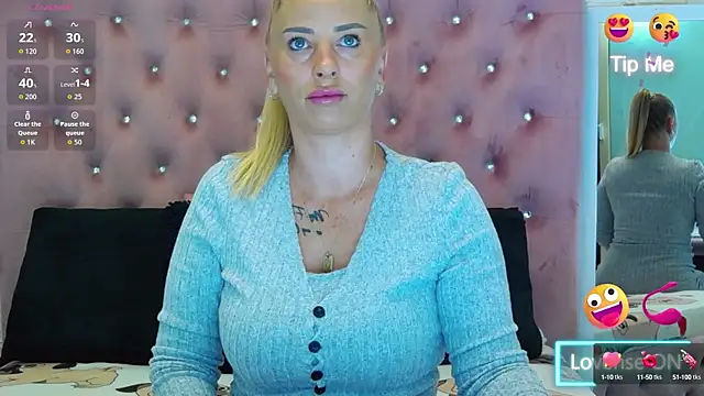 KikiSweet08 online show from 09.11.25