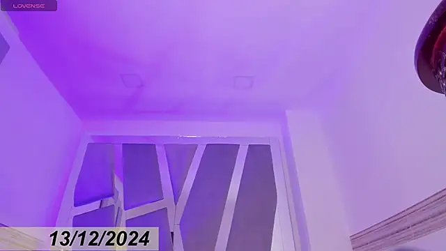 Snapshot of Brianna_Hots chatting on 12.14.24 Brianna Hots online show from 12.14.24