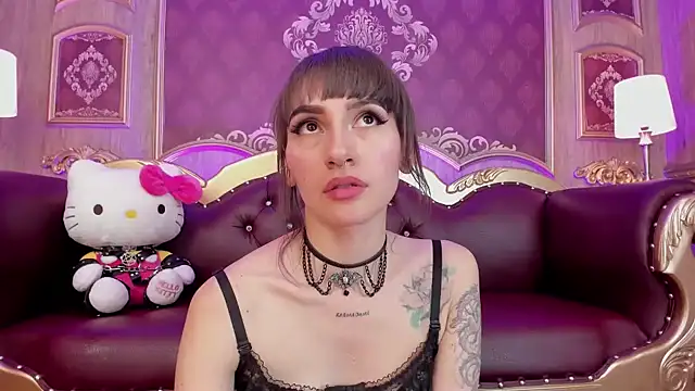 Snapshot of ElectraRaptiis chatting on 01.31.25 ElectraRaptiis online show from 01.31.25