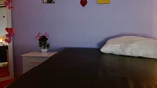 Snapshot of Kimandyuk chatting on 02.14.25 Kimandyuk online show from 02.14.25