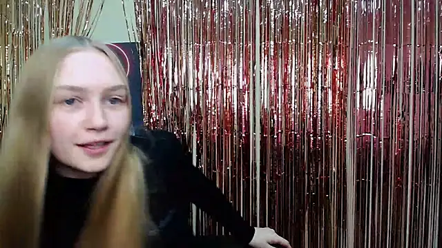Snapshot of MademoiselleCl chatting on 12.02.24 MademoiselleCl online show from 12.02.24