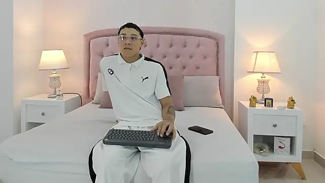 Snapshot of Buda_and_Cataleya_ chatting on 12.18.24 Buda and Cataleya online show from 12.18.24