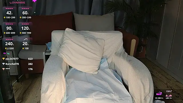 Snapshot of Youth3_ chatting on 01.09.25 Youth3  online show from 01.09.25