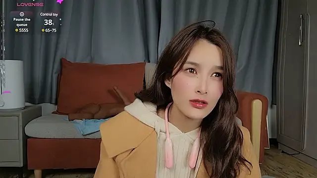 Snapshot of Youth3_ chatting on 01.14.25 Youth3  online show from 01.14.25