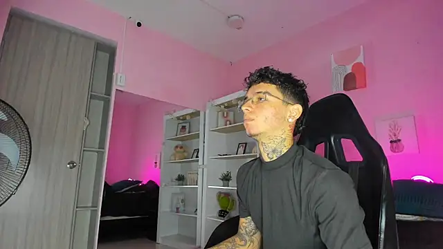 Ian Castillo  online show from 10.31.25