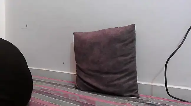 Snapshot of ANANYA-TIWARI chatting on 03.08.25 ANANYA-TIWARI online show from 03.08.25