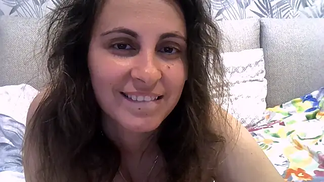 Snapshot of ShelaDiass chatting on 09.23.25 ShelaDiass online show from 09.23.25