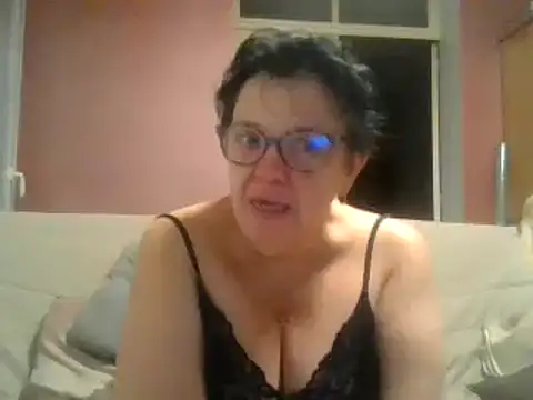 Snapshot of Vandeae44 chatting on 12.23.24 Vandeae44 online show from 12.23.24