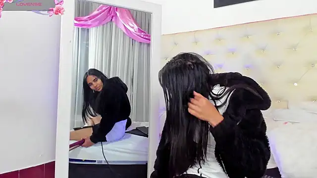 sophie pariss online show from 03.11.25